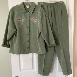 BonWorth 2 Piece Green Pant Set